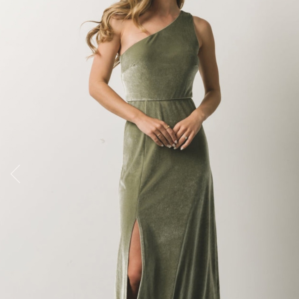 Tatiana Velvet One Shoulder Maxi Dress | Sage - L Baltic Born